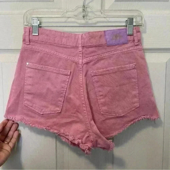 Zara Women's Barbie Pink High Rise Distressed Cuttoff Shorts Sz 6 - Picture 6 of 7